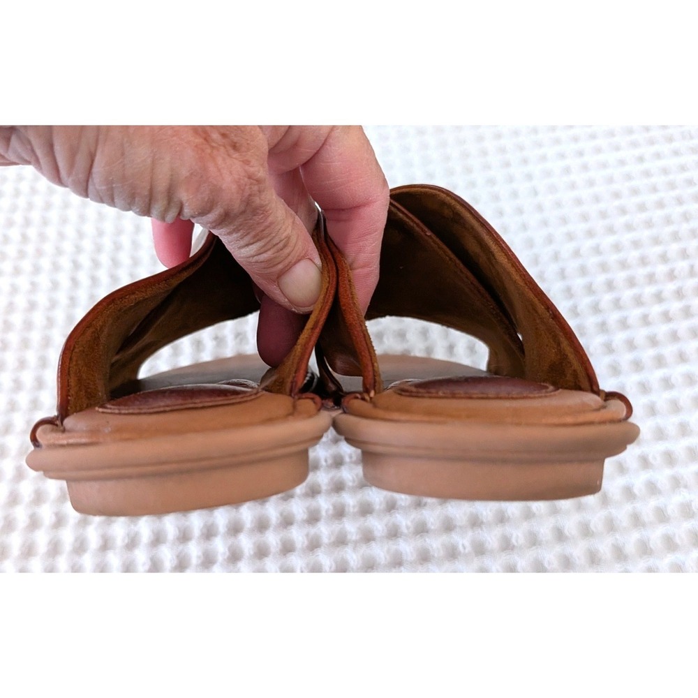 b.o.c. Born Concept Brown Criss Cross Slide Sandals Women's 7M Comfort Casual - Picture 3 of 6